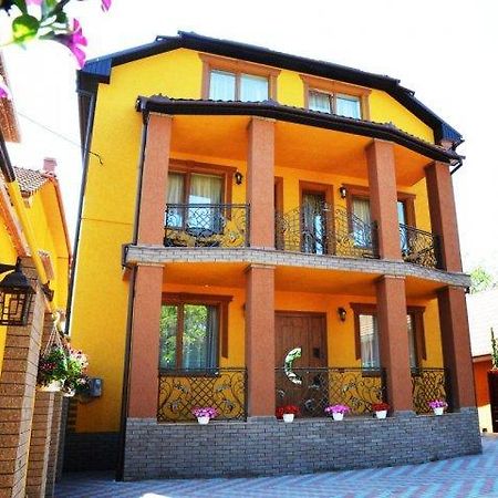 Goldenluxe Hotel แบรฮอฟ ภายนอก รูปภาพ