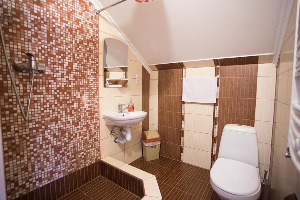 Goldenluxe Hotel แบรฮอฟ ภายนอก รูปภาพ