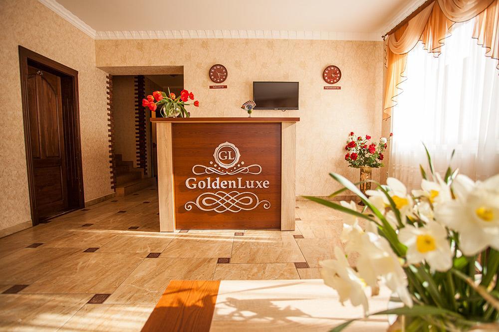 Goldenluxe Hotel แบรฮอฟ ภายนอก รูปภาพ